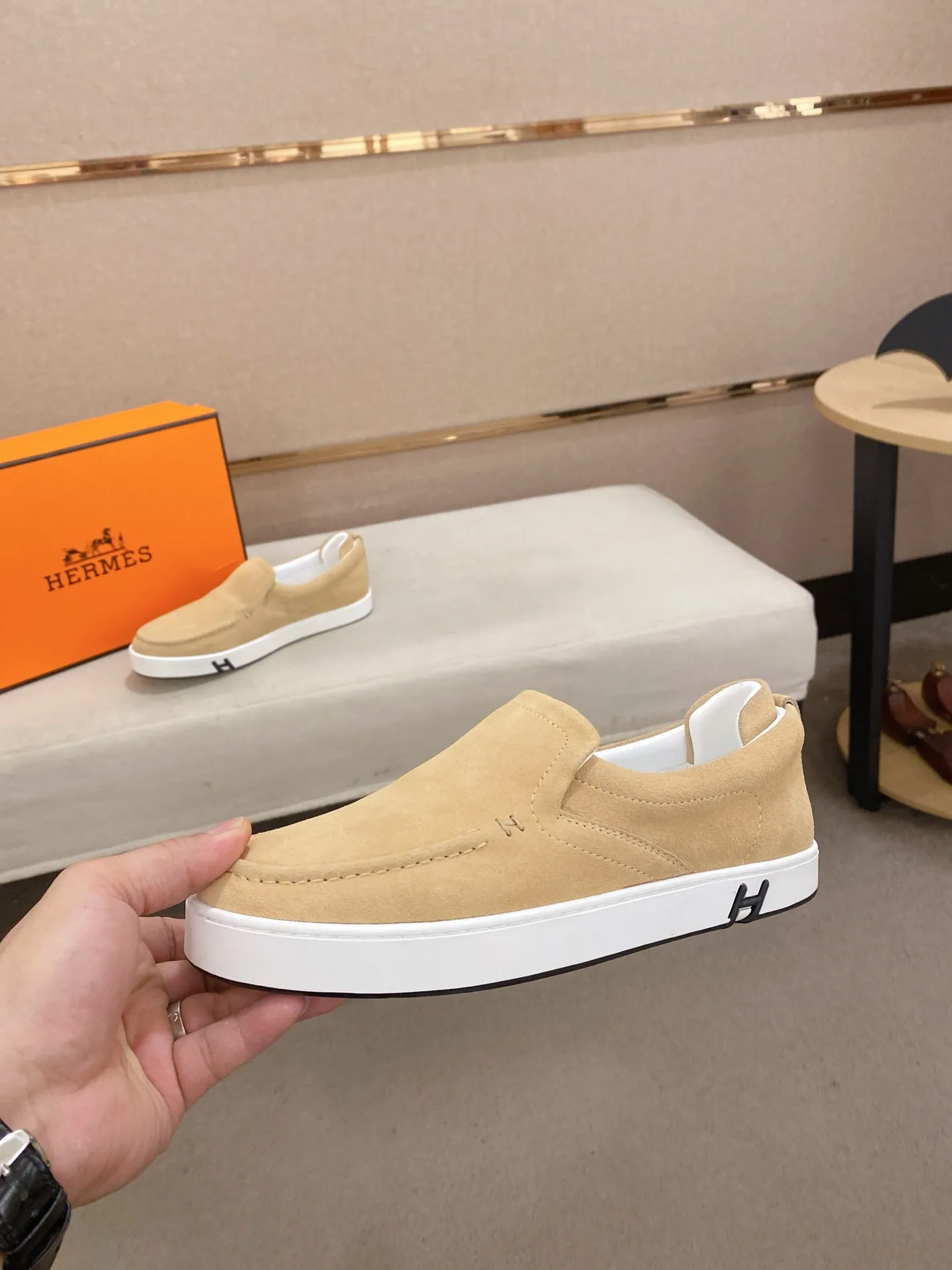 Men's clothing and shoes💰: 442💰《HERMES》【Classic original single version】Hermès; top 🔝purchase agent🔍🔍men's latest 🇺🇸 counter sales simultaneously, imported from Italy original ▲▲cowhide ▲▲ (high-end, nobility, class) ) Exquisite workmanship (Italian 🇮🇹 imported water-dyed 🐂 cowhide lining) sole: original sole provided by the original factory, ⚠️exclusive double-layer activity·TPR·rubber·combined molded outsole; super comfortable·wear-resistant·non-slip·environmental protection The real thing is more beautiful if you take the real thing (high quality, follow the order). You can enter and exit the counter at will * Number of yards: 38-44 (45 can be customized and cannot be returned or exchanged)